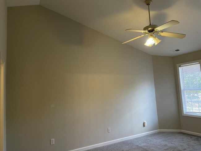 Building Photo - 153 Danesway Dr