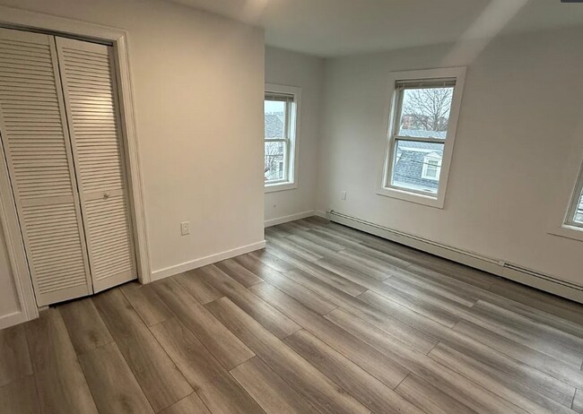 Building Photo - 61 Chapel St