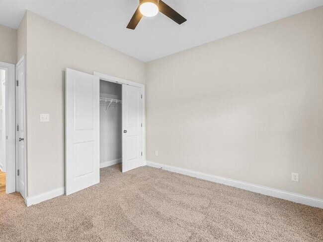 Building Photo - 7034 Shelton Ln