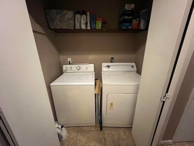 Building Photo - 285 Dixie Dr