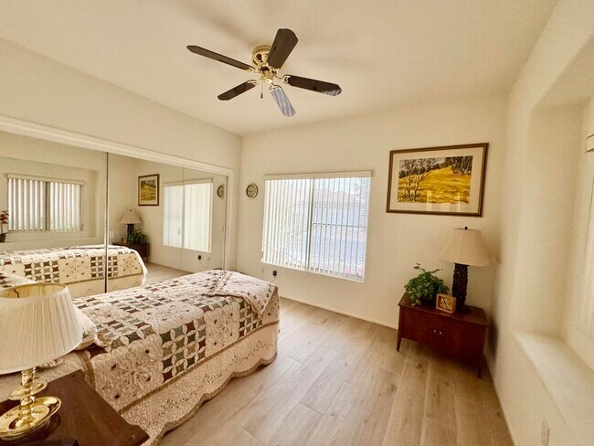 Building Photo - 38517 Fallbrook Ave