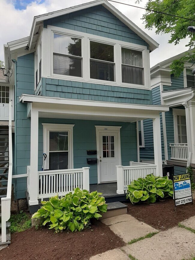 Building Photo - 222 Pleasant St