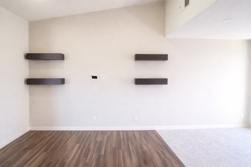 Building Photo - 74563 Sagebrush Dr