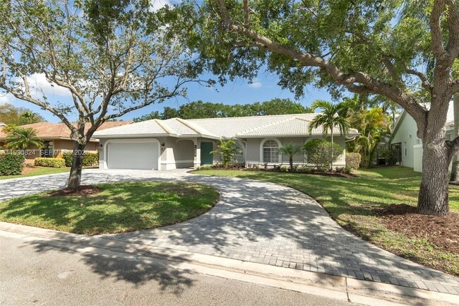 Building Photo - 10425 NW 48th Manor