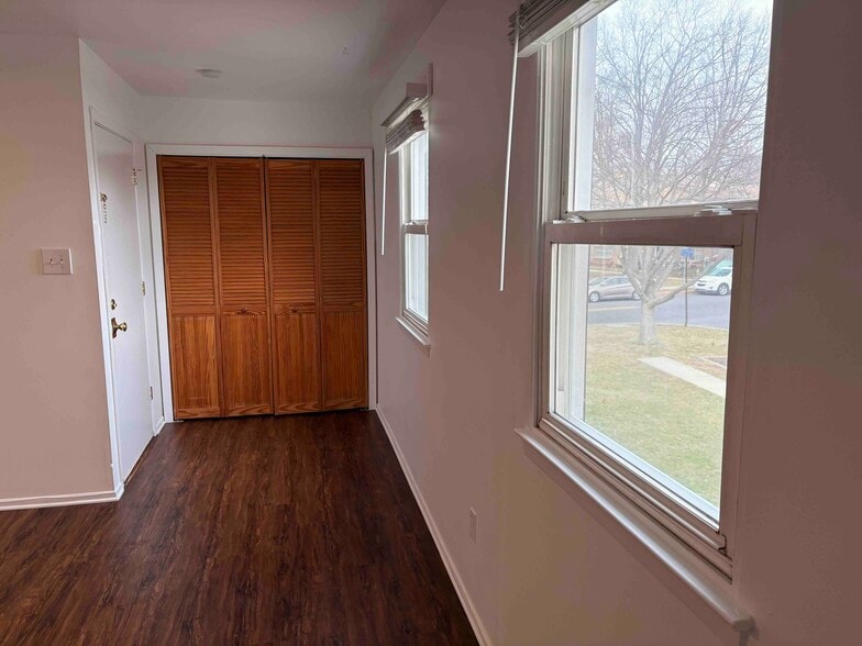 Front entrance in living room - 1110 Joseph Rd