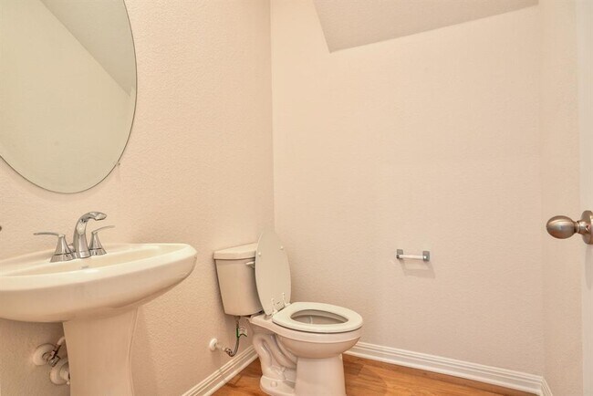 Building Photo - 129 Honey Bee Rd