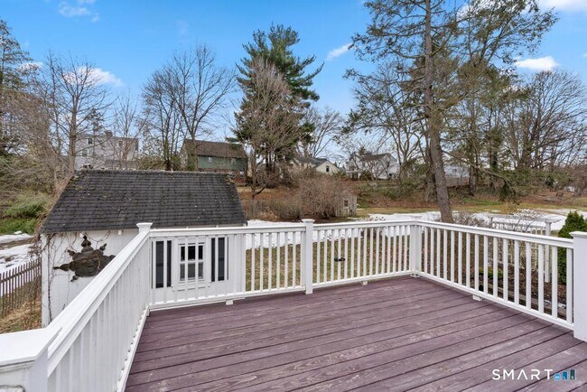 Building Photo - 83 Meadowbrook Rd