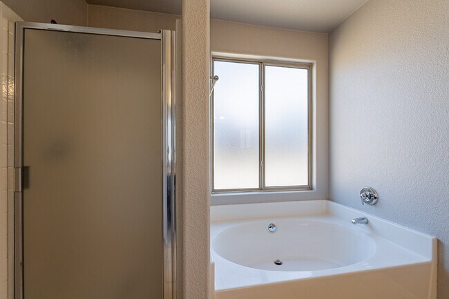 Building Photo - 8220 N Freshwater Ln