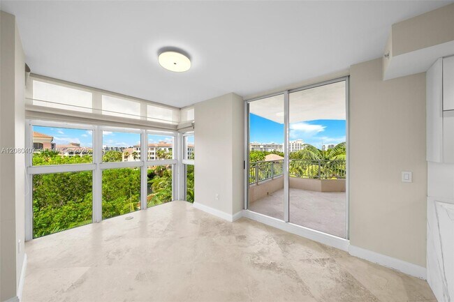 Building Photo - 765 Crandon Blvd