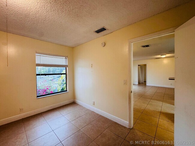 Building Photo - 7 Crossings Cir