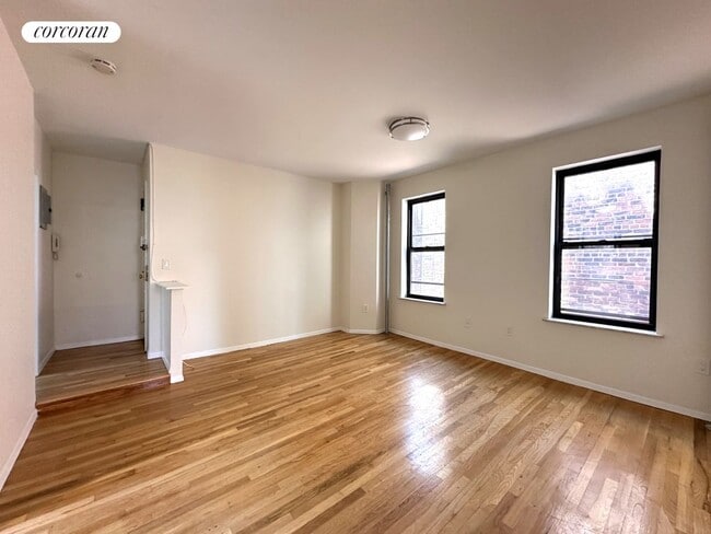 Building Photo - 505 W 122nd St