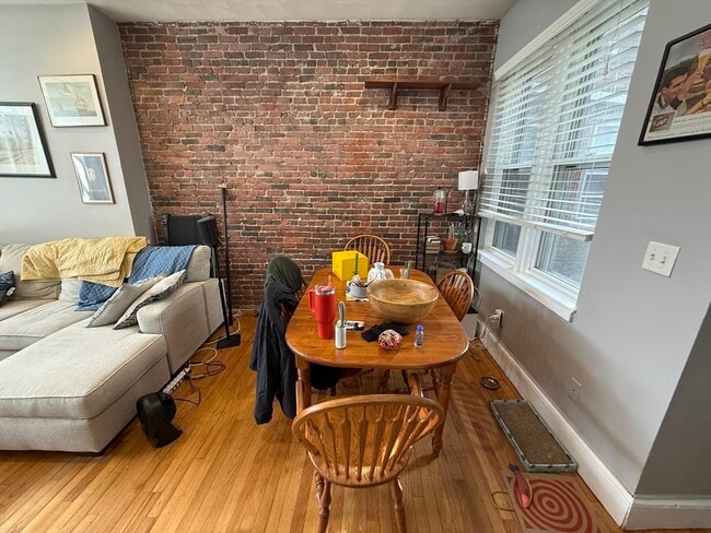 Building Photo - 146 W Fourth St