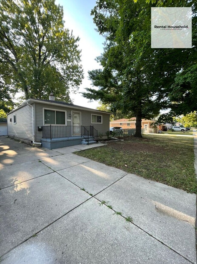 Building Photo - 4471 Croissant St