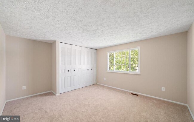Building Photo - 1103 Burwick Dr