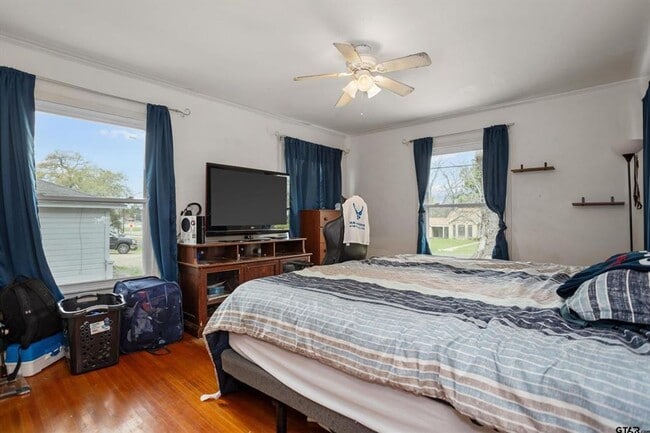 Building Photo - Coming Soon! 3 Bedroom 2 Bath 2 Carport Re...