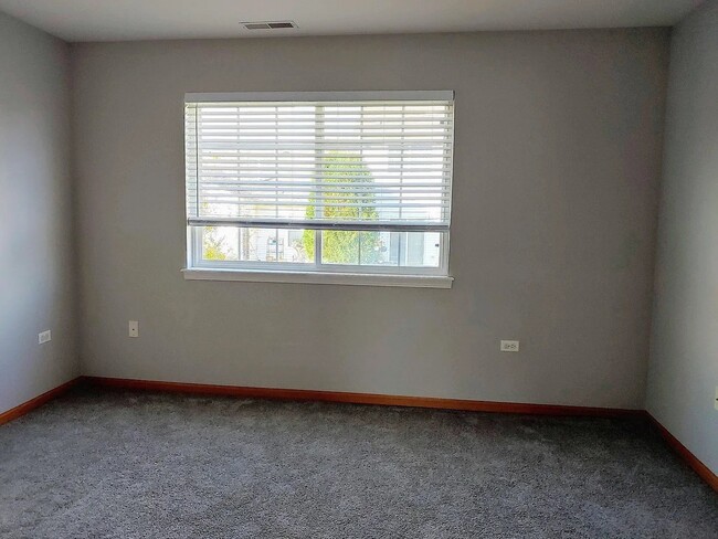 Building Photo - 54 Rolling Oaks Rd