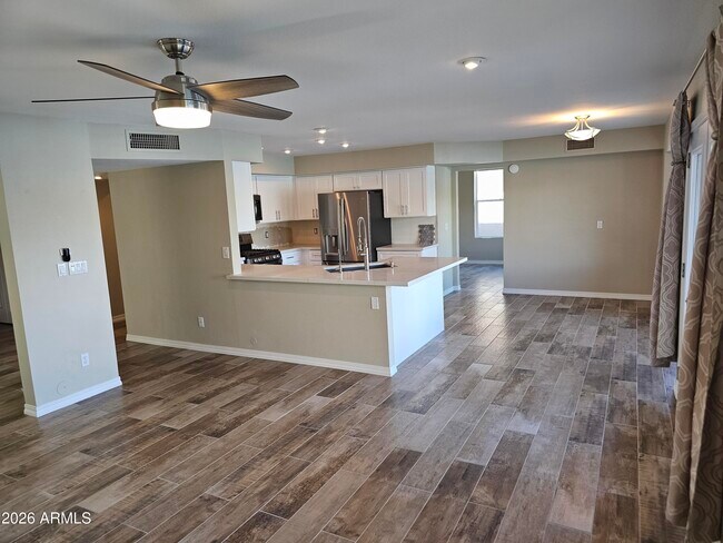 Building Photo - 16443 S 34th Way