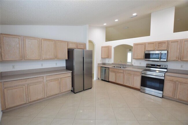 Building Photo - 18 Pittwick Ln