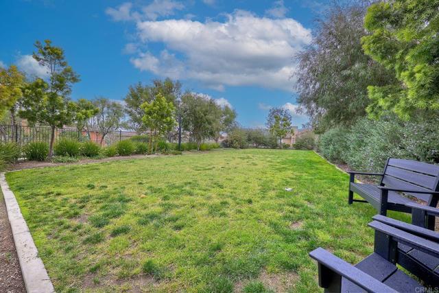 Building Photo - 561 Rush Dr