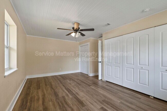 Building Photo - 1922 W Gregory St