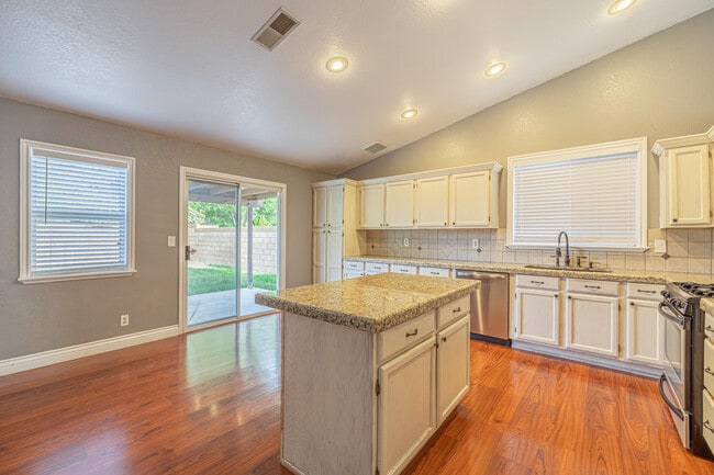 Building Photo - 44322 Brandon Thomas Way