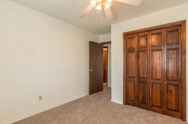 Building Photo - 1220 Paisano St NE
