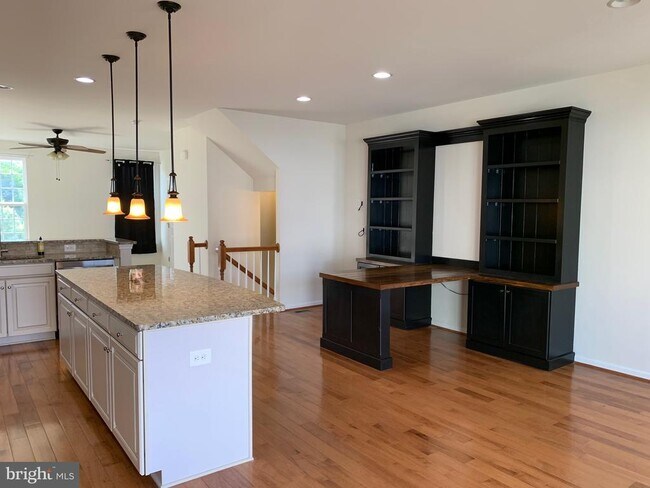 Building Photo - 9022 Randolph Cir