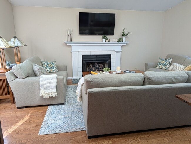 Building Photo - 14864 Channel Dr