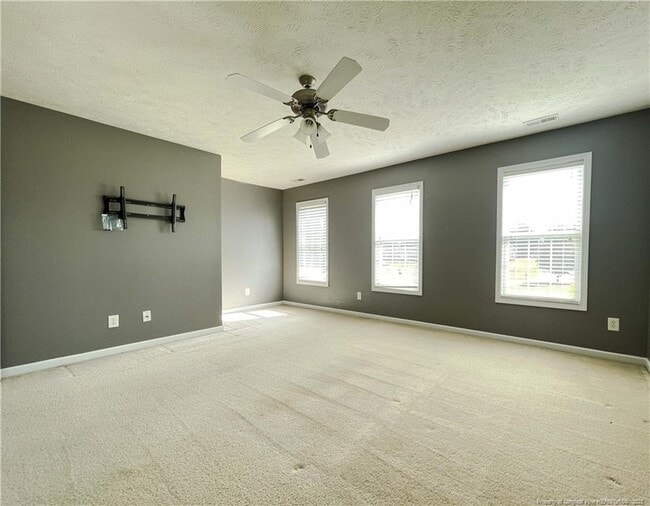 Building Photo - 395 Americana Dr