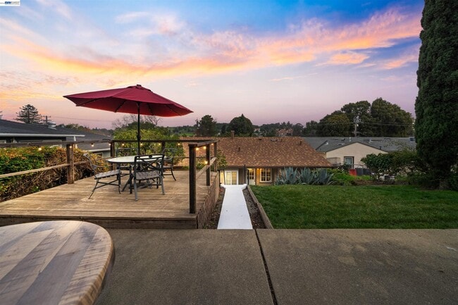 Building Photo - 22123 Main St