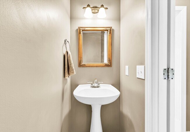 Building Photo - 3 Bedroom Pet Friendly Home For Rent With ...