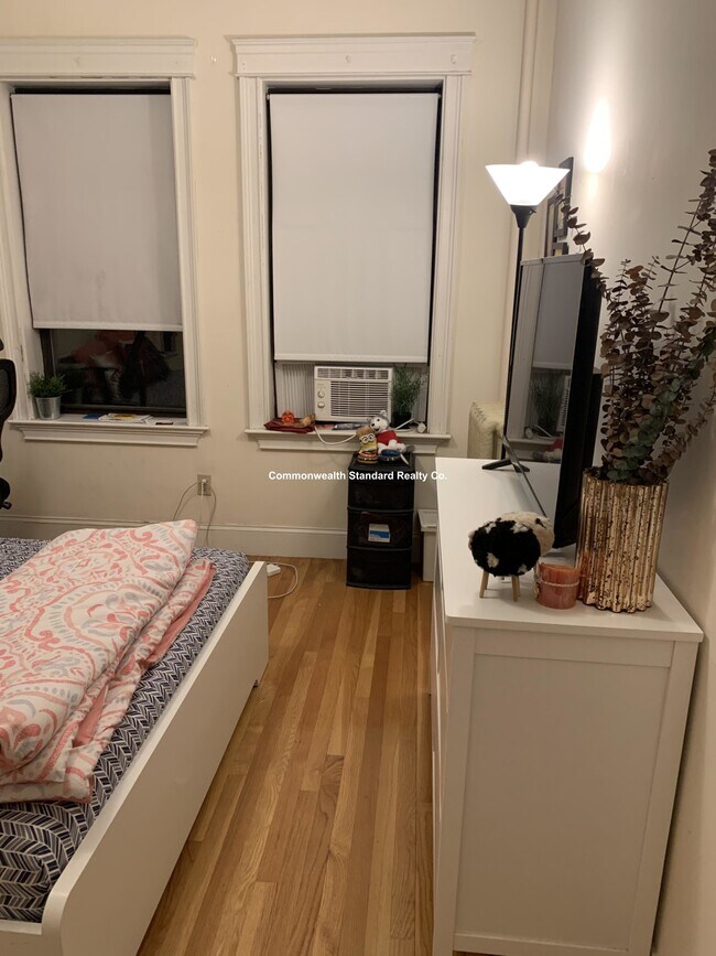 Building Photo - 76 Quint Ave