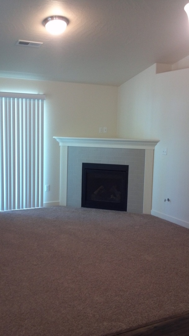 Building Photo - New carpet! Single Story Home with Fully Fenced Yard & Close to Shopping/Restaurants!