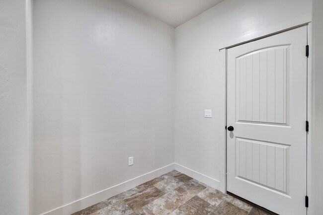 Building Photo - Comfort & Style: Spacious 3-Bed, PLUS LARGE OFFICE, 2-Bath Retreat in DESERT CANYON"