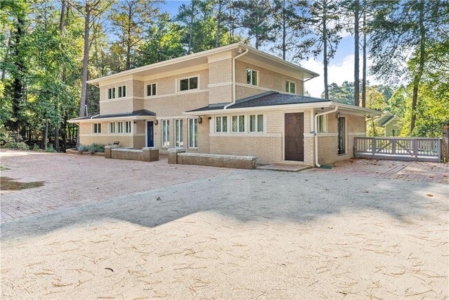 Building Photo - 1495 Spalding Dr