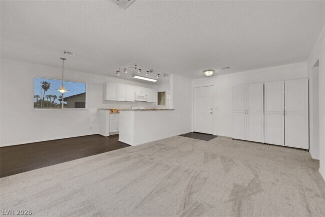 Building Photo - 2373 Wooster Cir