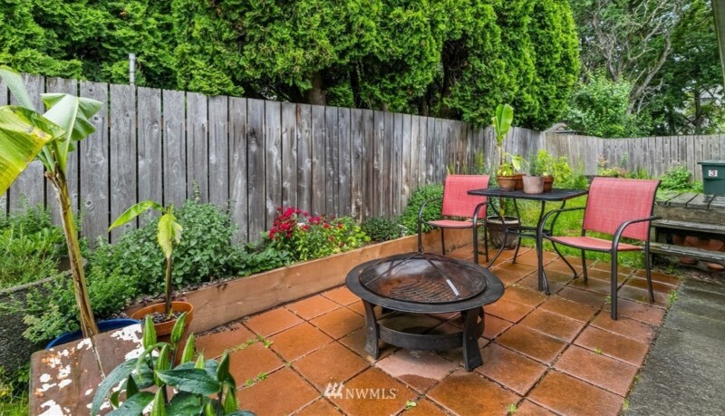 Building Photo - 2203 Happy Ct