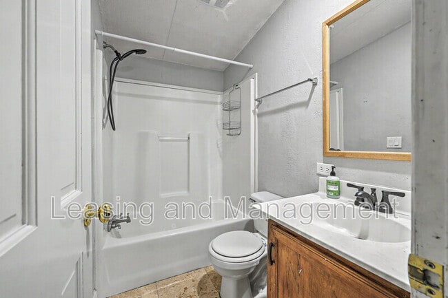 Building Photo - 3585 Riley Wright Rd