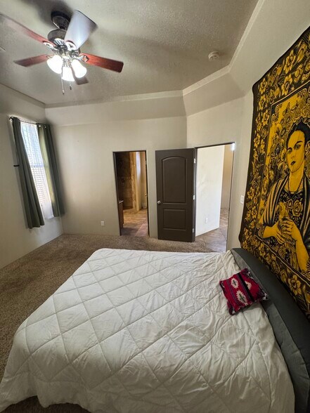 Building Photo - 4600 6th St NW