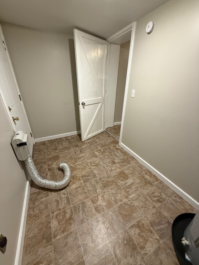 Building Photo - 1704 Highpoint Ave