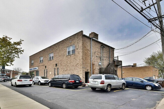 Building Photo - 4100 Oakton St