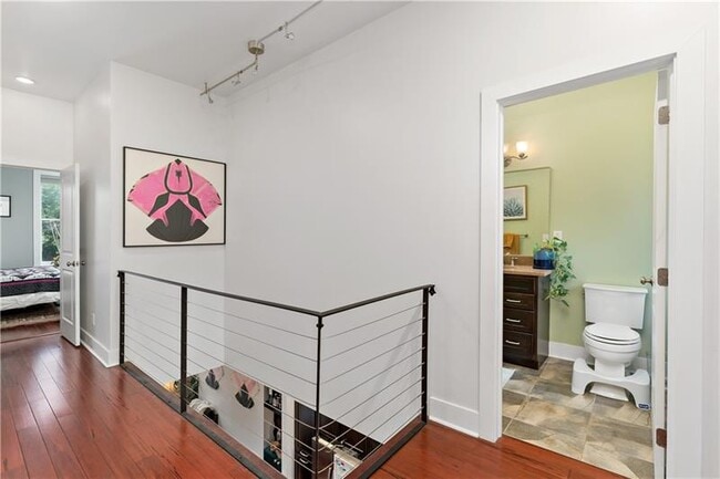 Building Photo - 254 38th St