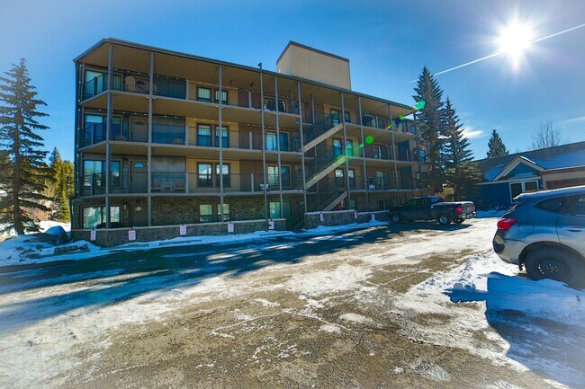 Building Photo - Year lease! Remodeled! 2 parking spots! Wa...
