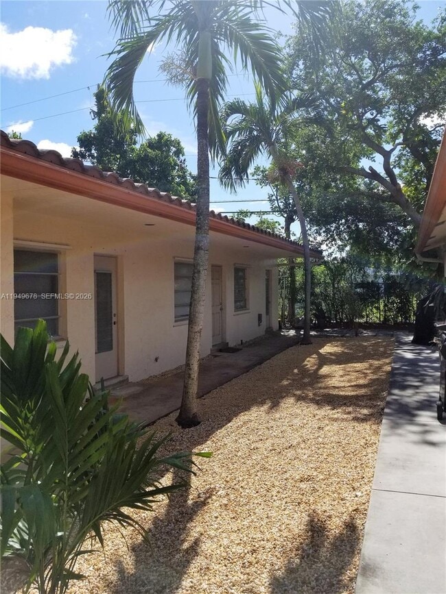 Building Photo - 2308 Monroe St