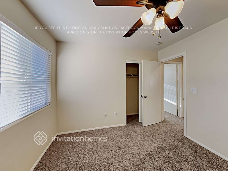 Building Photo - 3328 Famiglia Dr