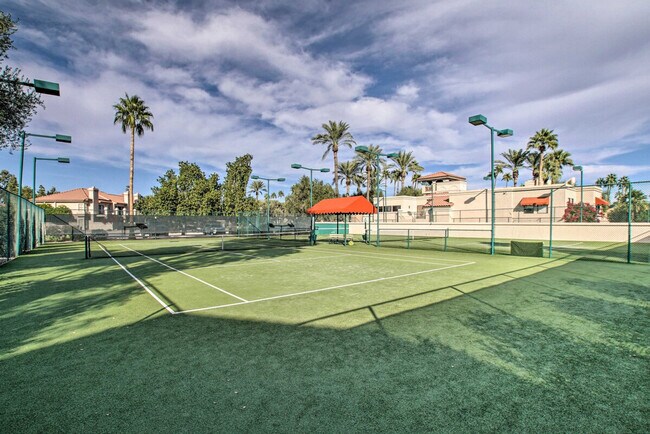 Building Photo - 9708 E Vía Linda