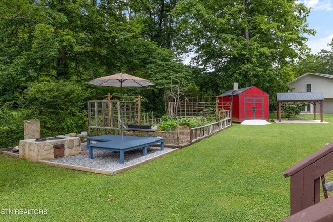 Building Photo - 1301 Chert Pit Rd