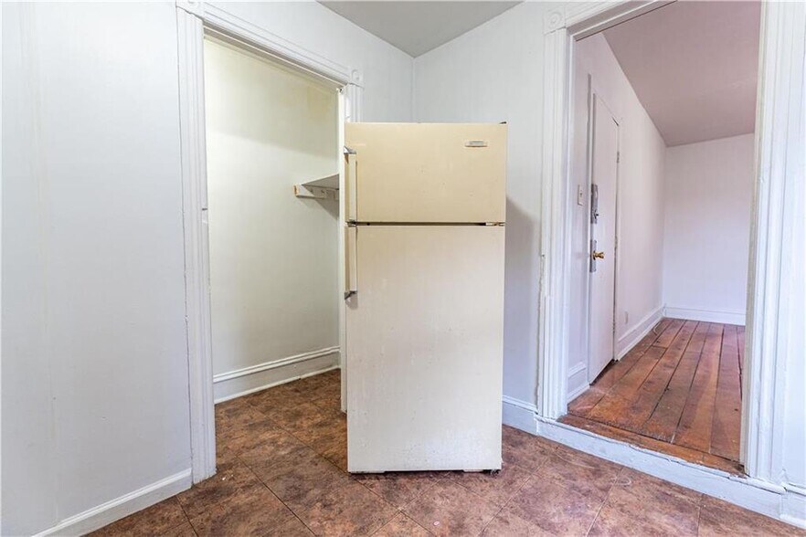 Building Photo - 931 Chew St