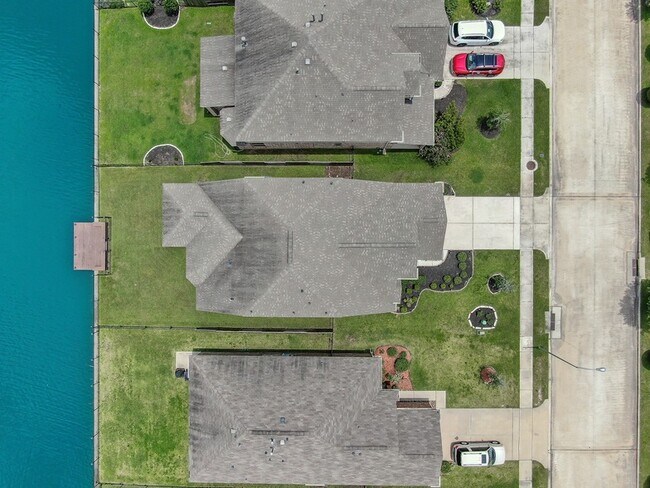 Building Photo - 3791 Lake Bend Shore Dr