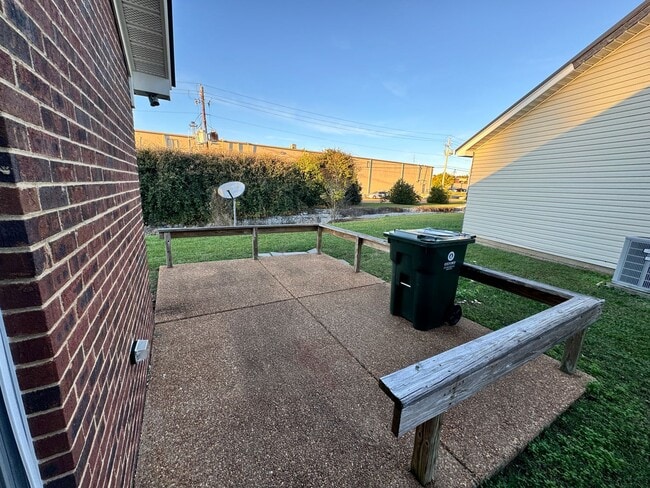 Building Photo - 3BR/2BA Home